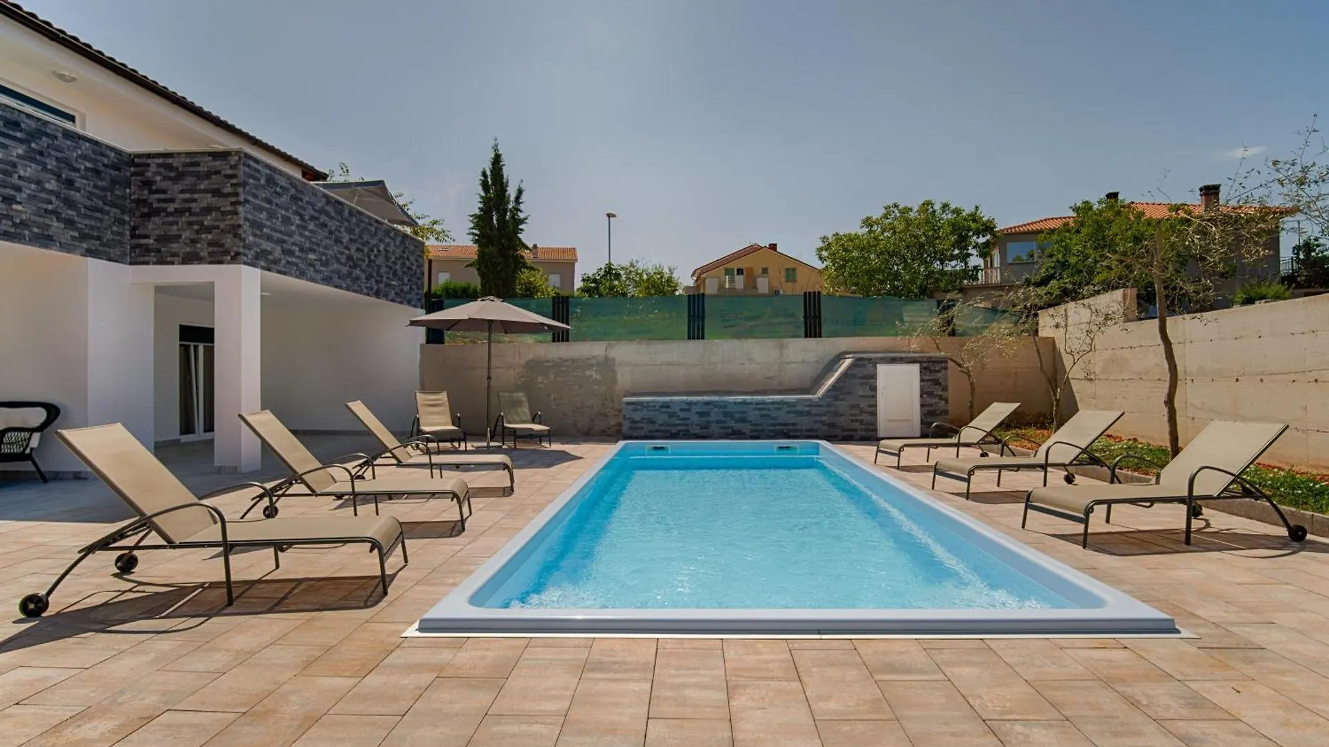New Villa With Pool, 600 M From The Beach - By Traveler Tourist Agency Krk Id 2164 Pinezici