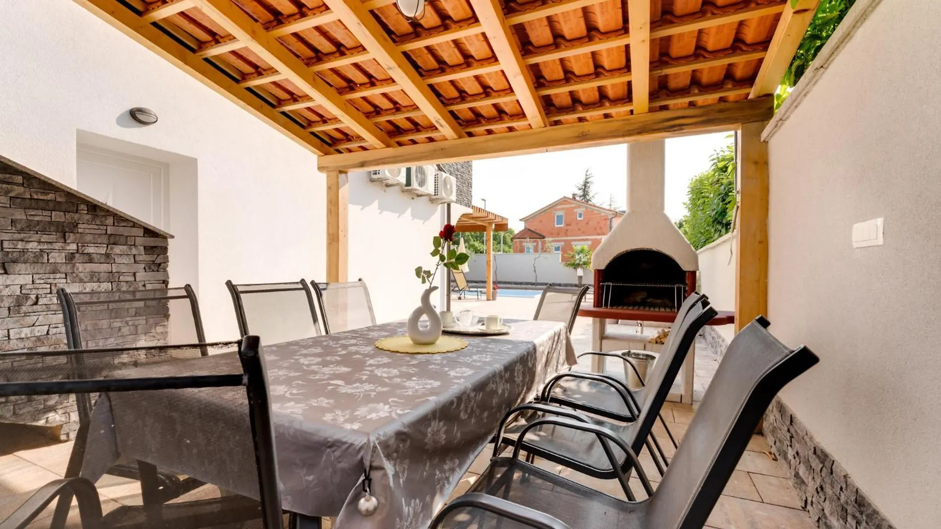 New Villa With Pool, 600 M From The Beach - By Traveler Tourist Agency Krk Id 2164 Pinezici