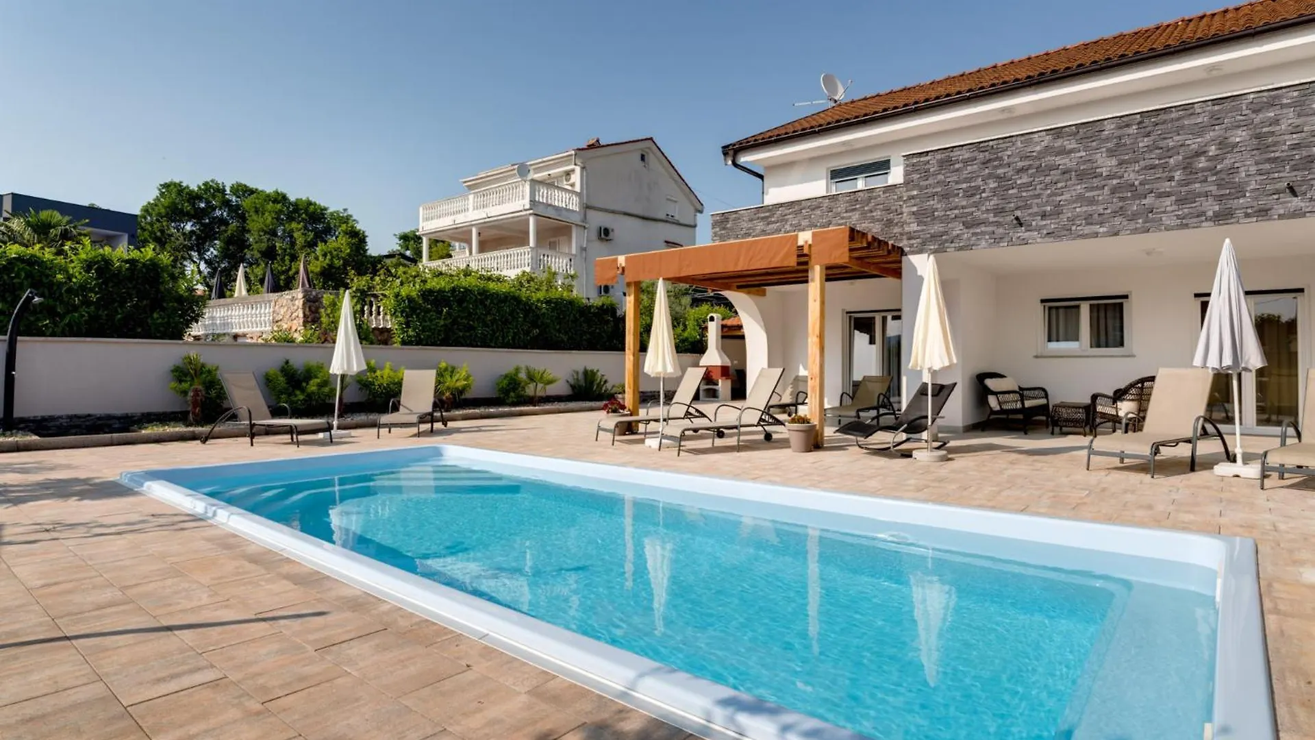 New Villa With Pool, 600 M From The Beach - By Traveler Tourist Agency Krk Id 2164 Pinezici